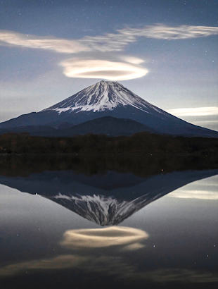 壮大で美しい神秘的な富士山
